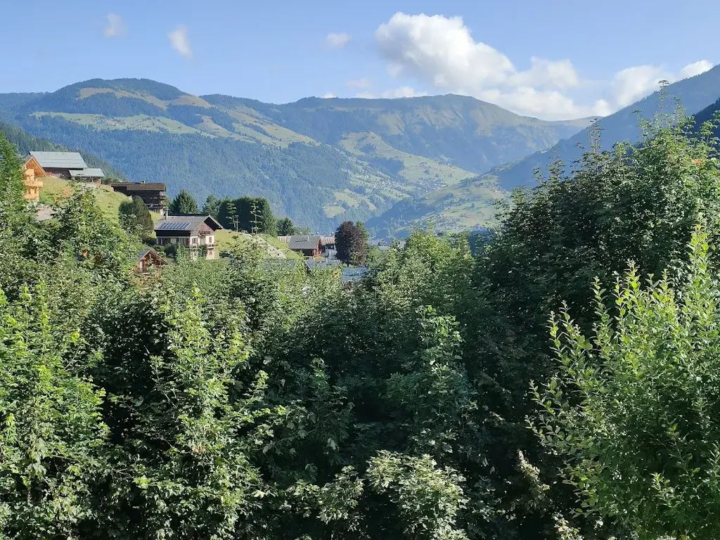 Peter Donnelly_Les 9 Névés_Beaufort_review