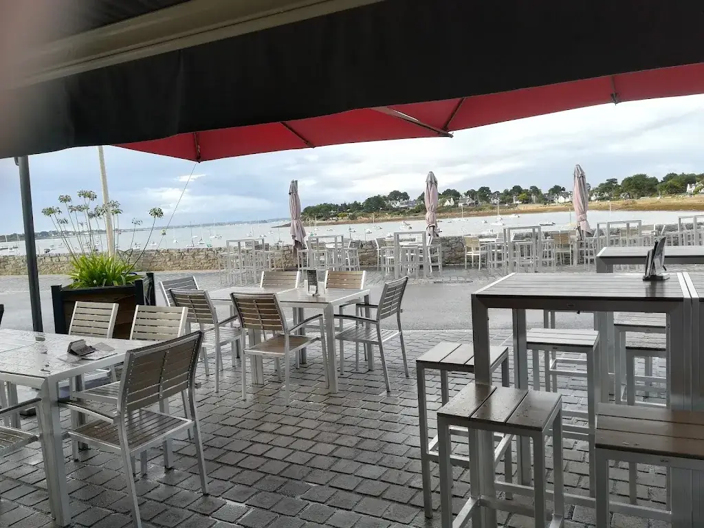 Au Vieux Puits restaurant in Arzon