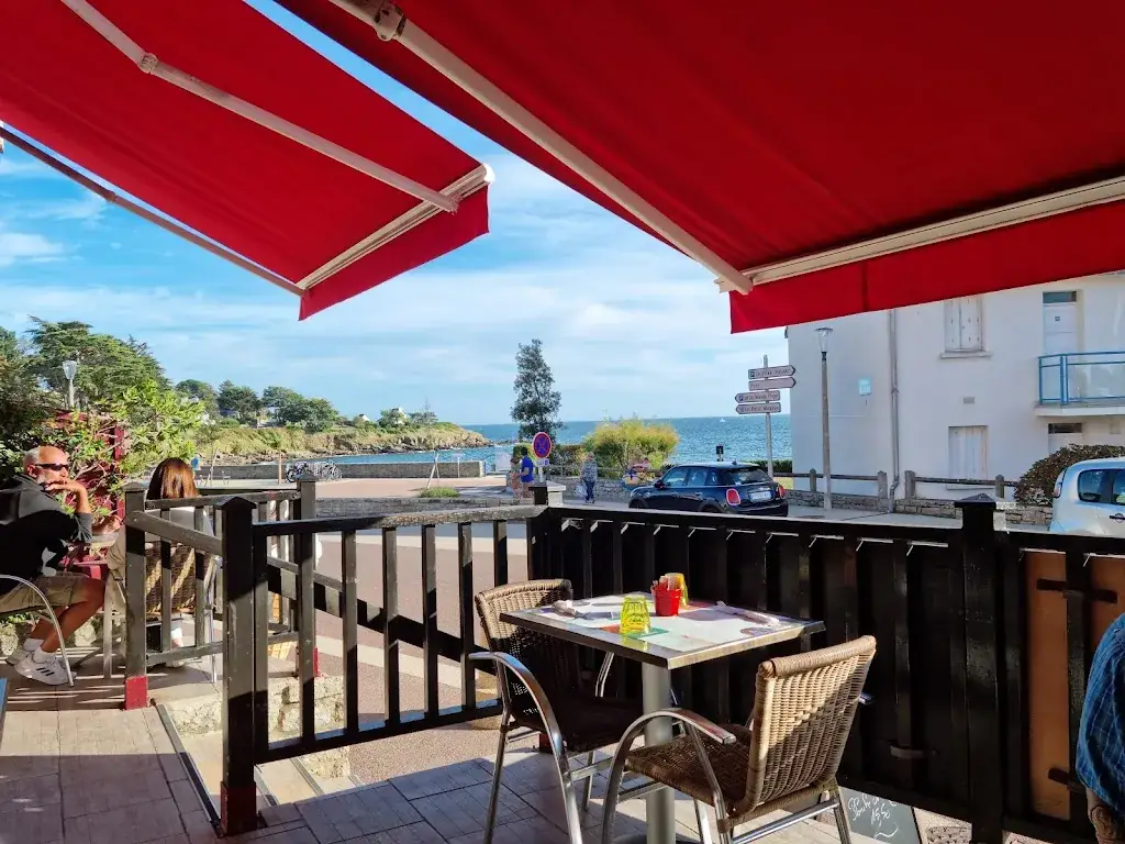 Bar de la Plage restaurant in Arzon