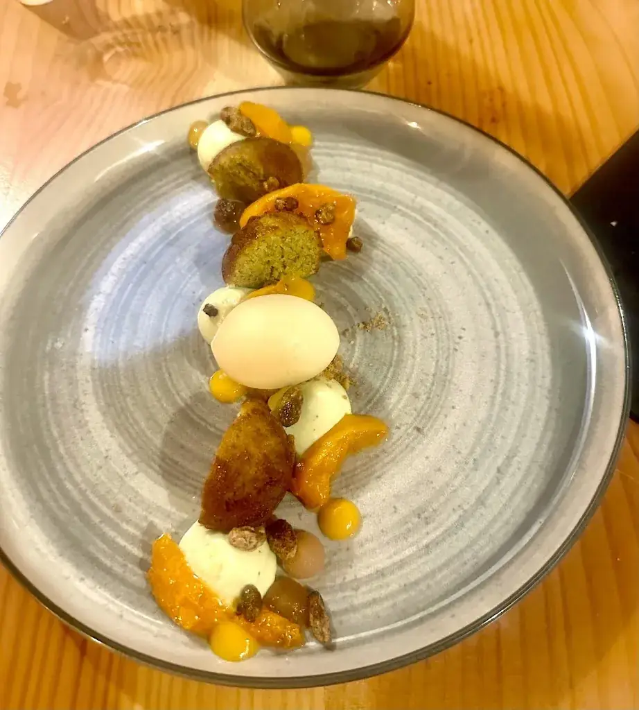 Gaubert Lola_La Gamelle_Audierne_review