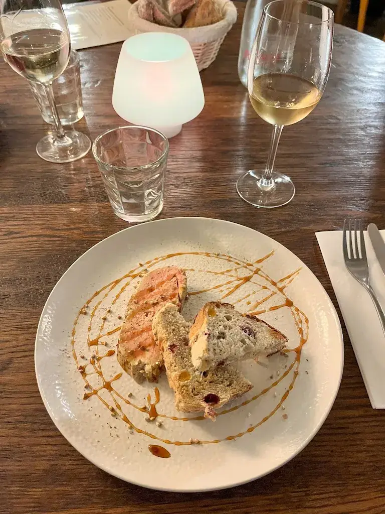 Daniel Lennarts_Les Bouchons_Audierne_review