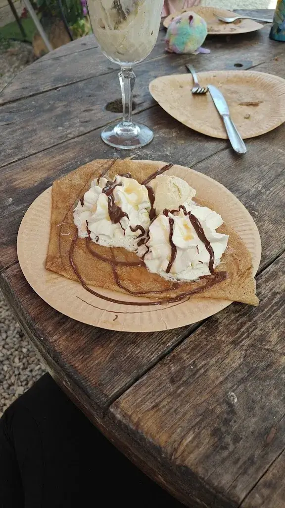 Robyn Gibson_La Caravane bleue_Audierne_review