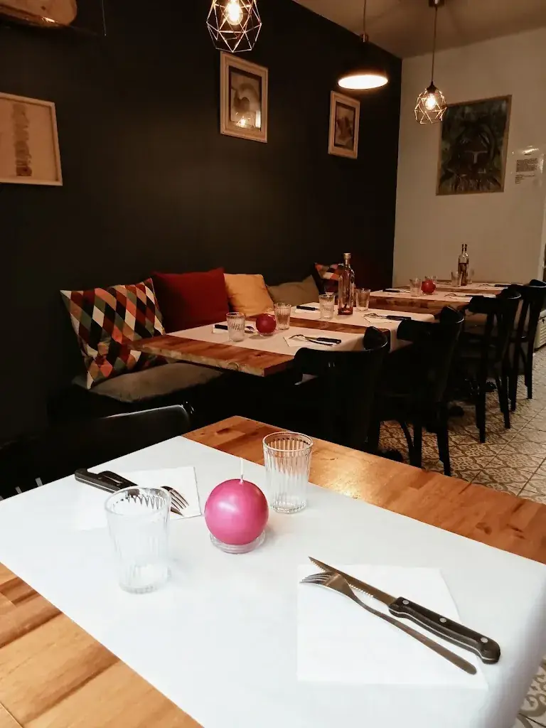 Le Petit 6 ristorante a Audierne