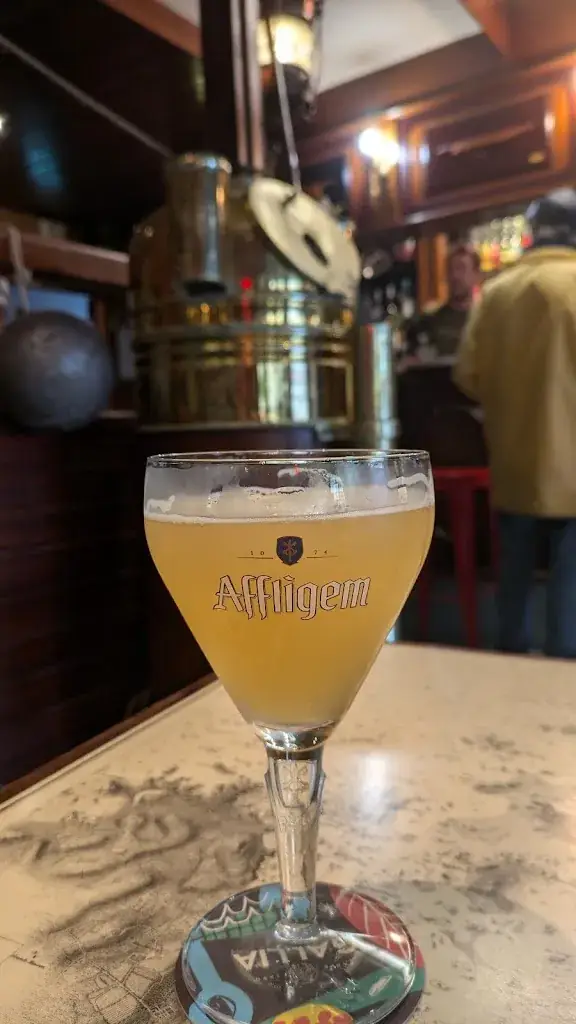 Keith Henderson_Bar Tabac La Cambuse_Audierne_review