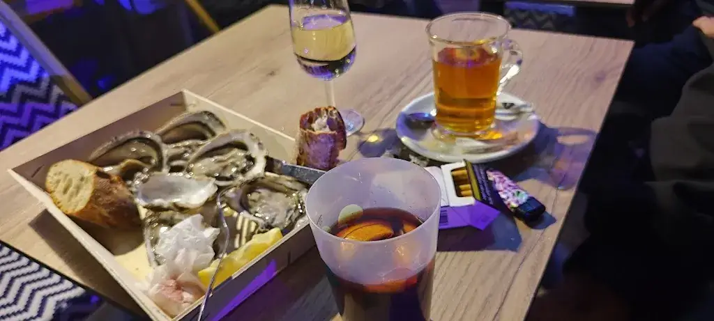 Ina Kirsch_Bar Tabac La Cambuse_Audierne_review