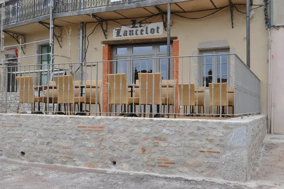 Café Auberge Le Lancelot restaurant in Ambierle