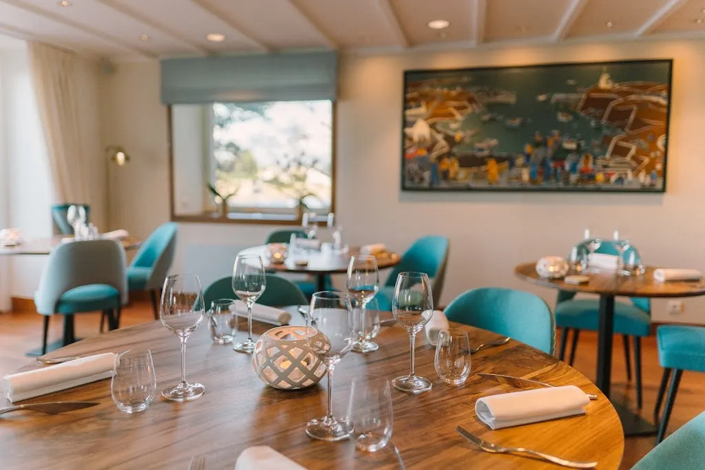 Les Trois Rochers restaurant in Combrit