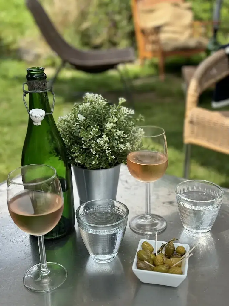 Kinga Szafrankowska_Le Zinc Lucie sur le quai_Pont-Croix_review