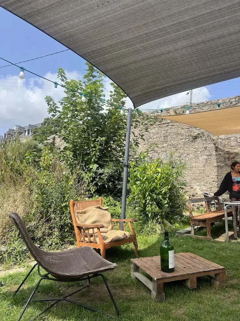 Le Zinc Lucie sur le quai Restaurant in Pont-Croix