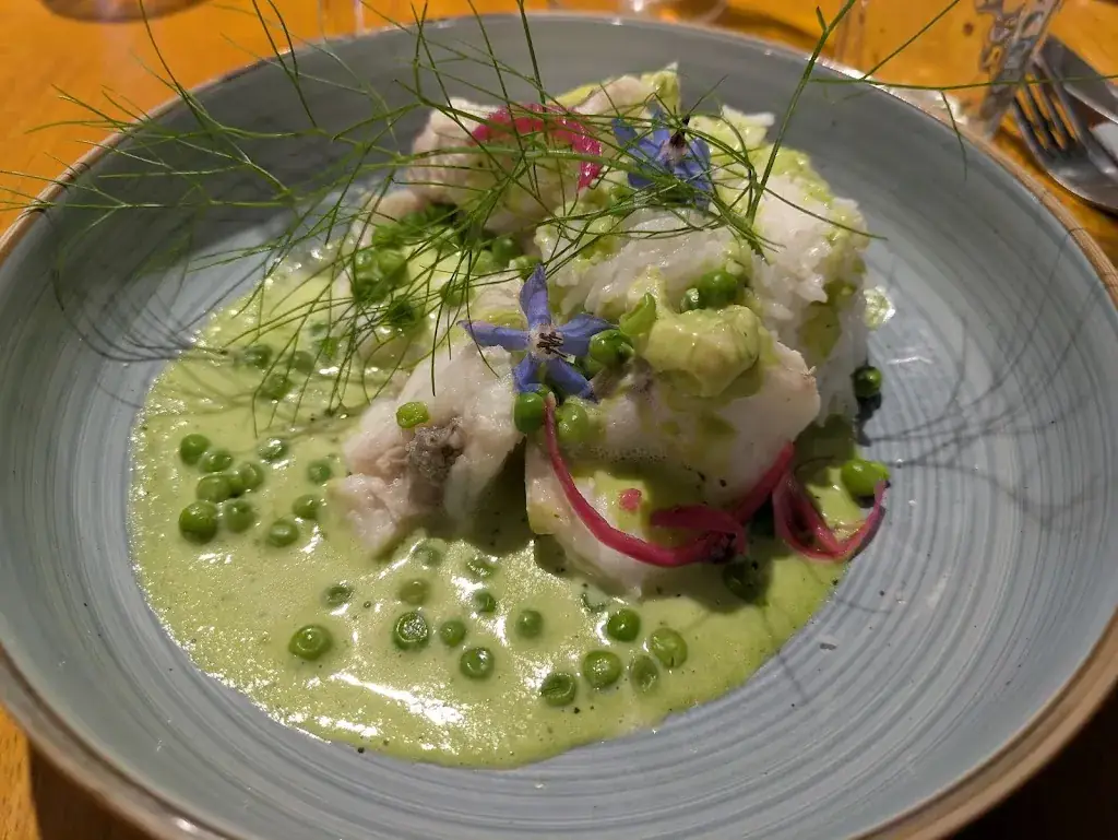 Béatrice Chastel_Guet-apens_Belz_review