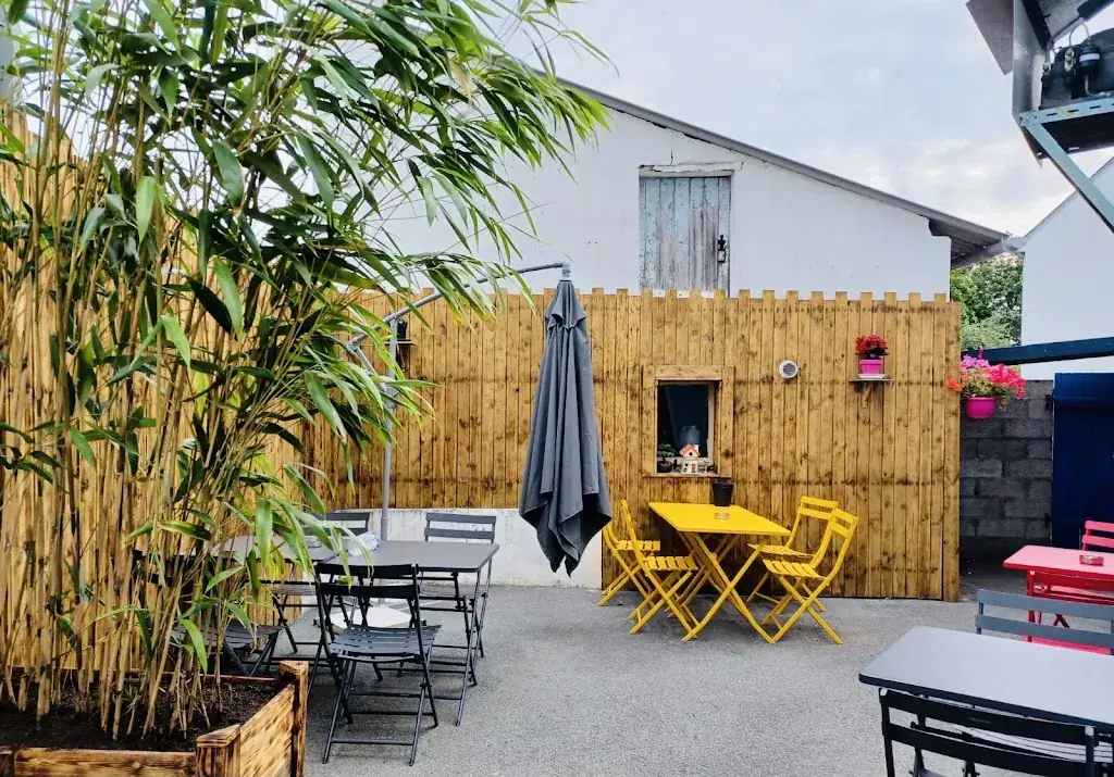 B'élénos restaurant in Belz