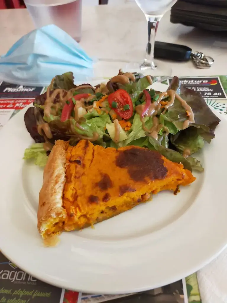 bertrand houssin_N & Nominoe Bar Restaurant_Bains-sur-Oust_review