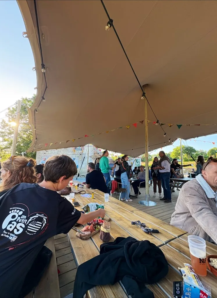 Gildas Baron_Guinguette L’hameçon_Bains-sur-Oust_review