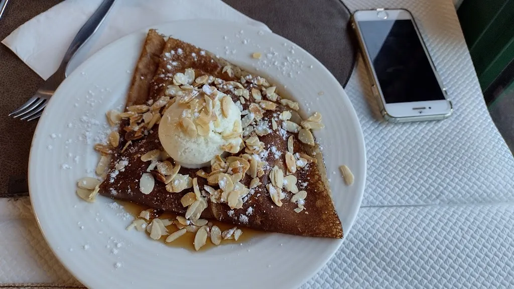 Yash Raikar_Crêperie L' AKÈNE_Redon_review