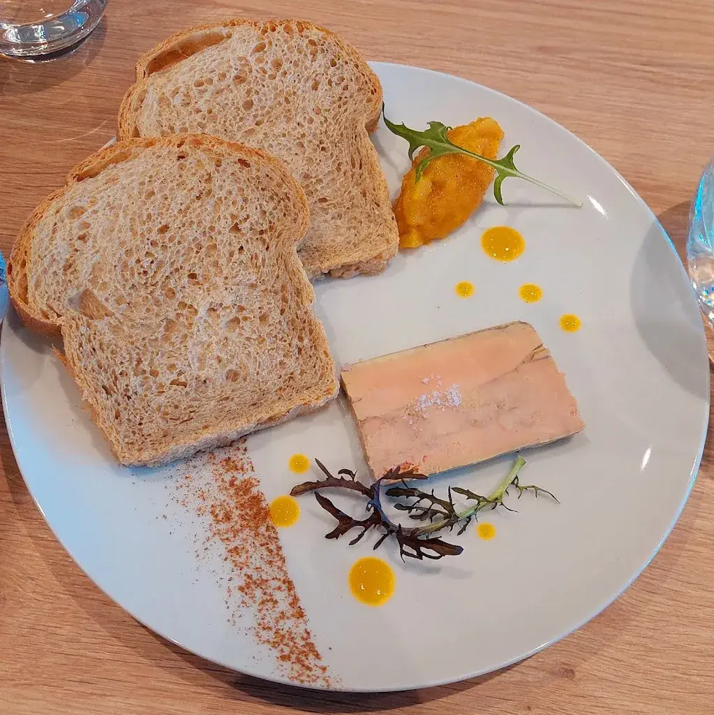 Melody N. Ashkuri_Le coin des Artistes_Gacilly_recensione