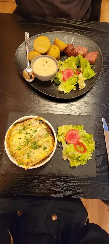 Lonna Applegate_La Comtoise_Redon_review