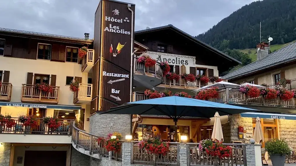 Logis Hôtel les Ancolies Rest. la Table de Joséphine restaurant in Beaufort