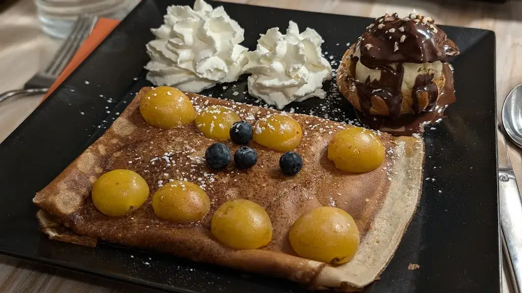 Crêperie Au Cottage_Bourg-des-Comptes_slider_image_3