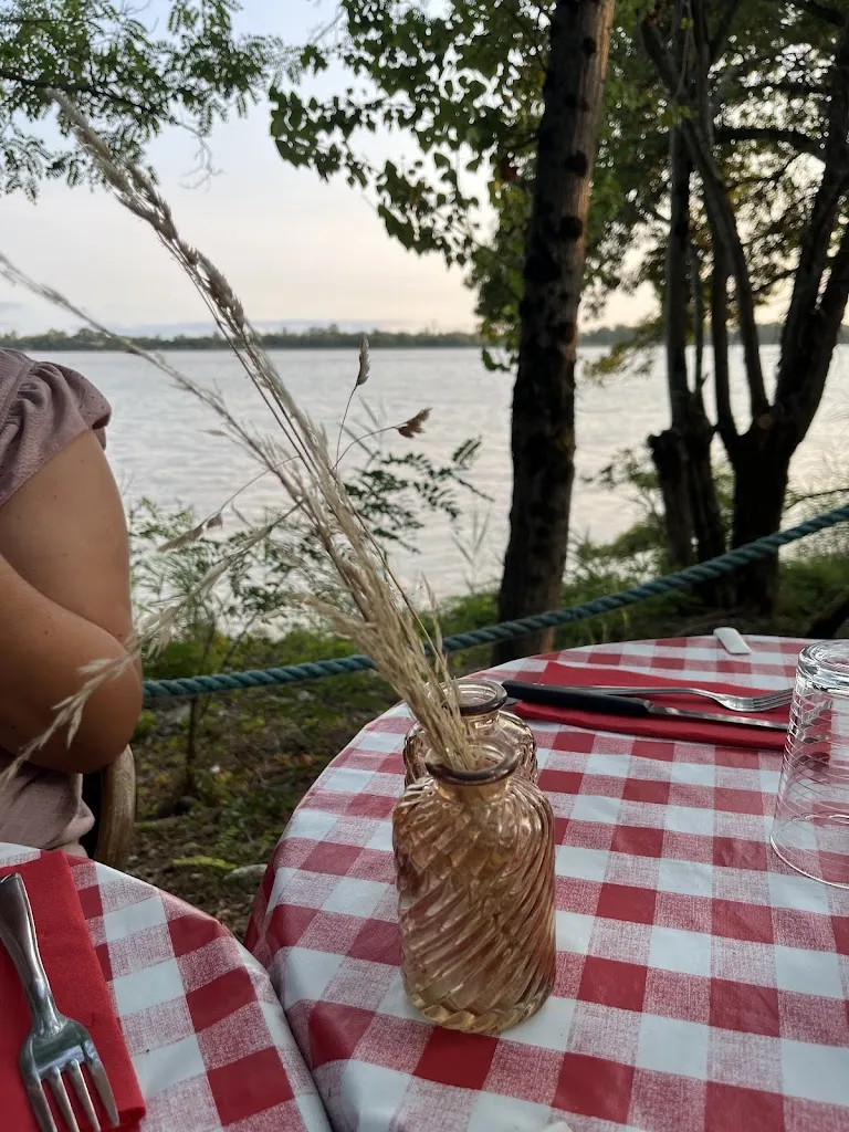 Ludovic Pontalier_La Corniche Guinguette_Bourg_recensione