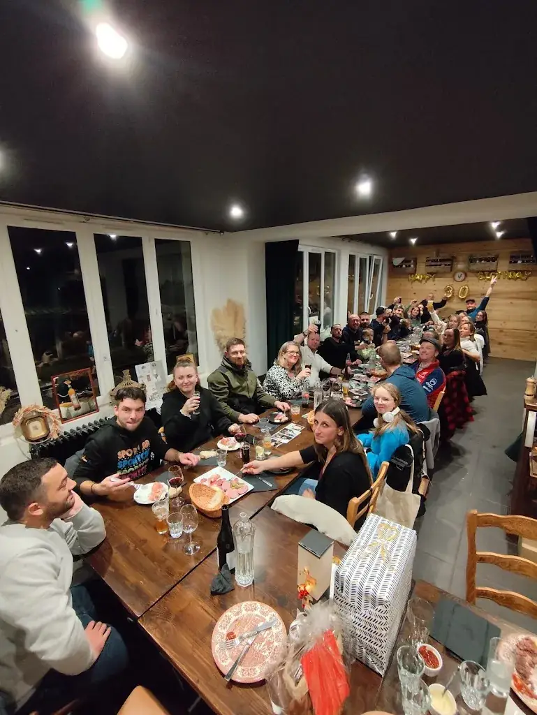 Le Petit Cordonnier - Bar & Restaurant Restaurant in Bellevaux