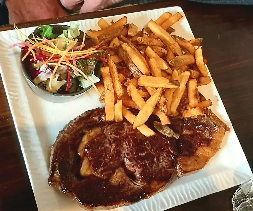 Le Petit Cordonnier - Bar & Restaurant_Bellevaux_slider_image_3