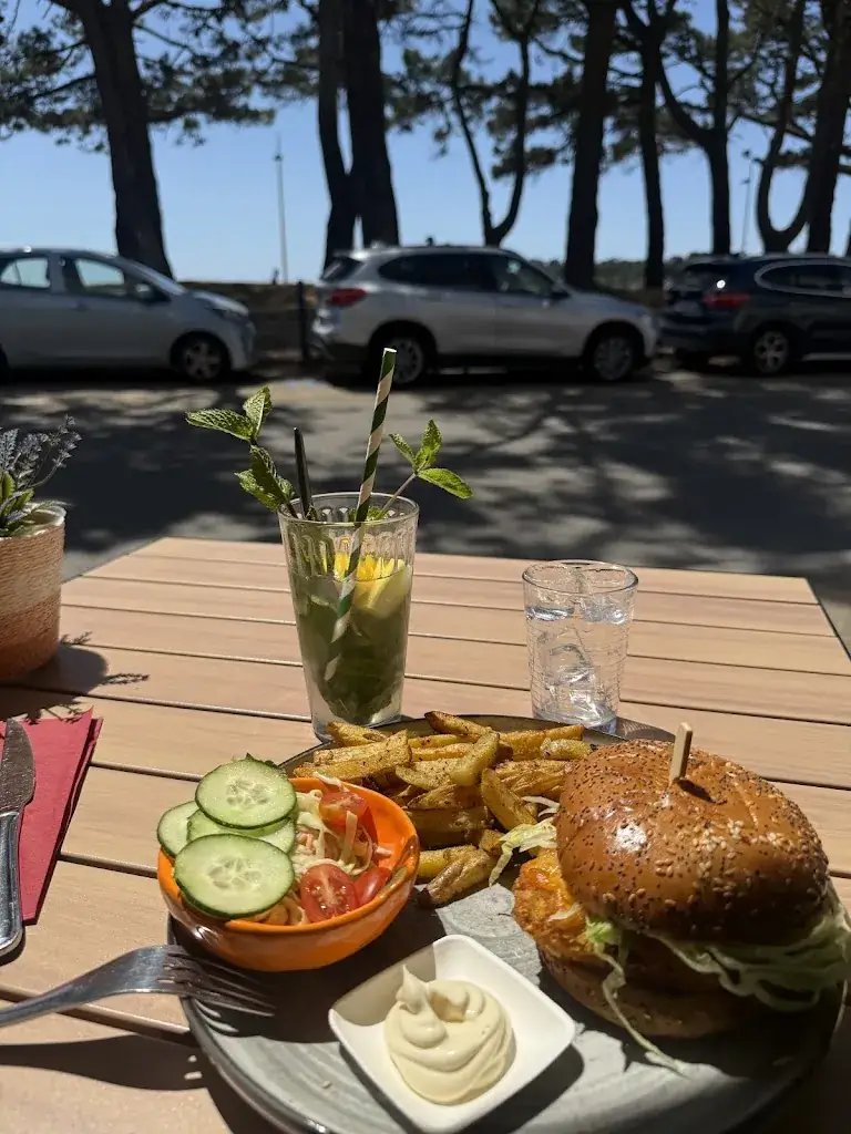 yonathan andriamaromanana_Umami by Kafeenn_Bénodet_review