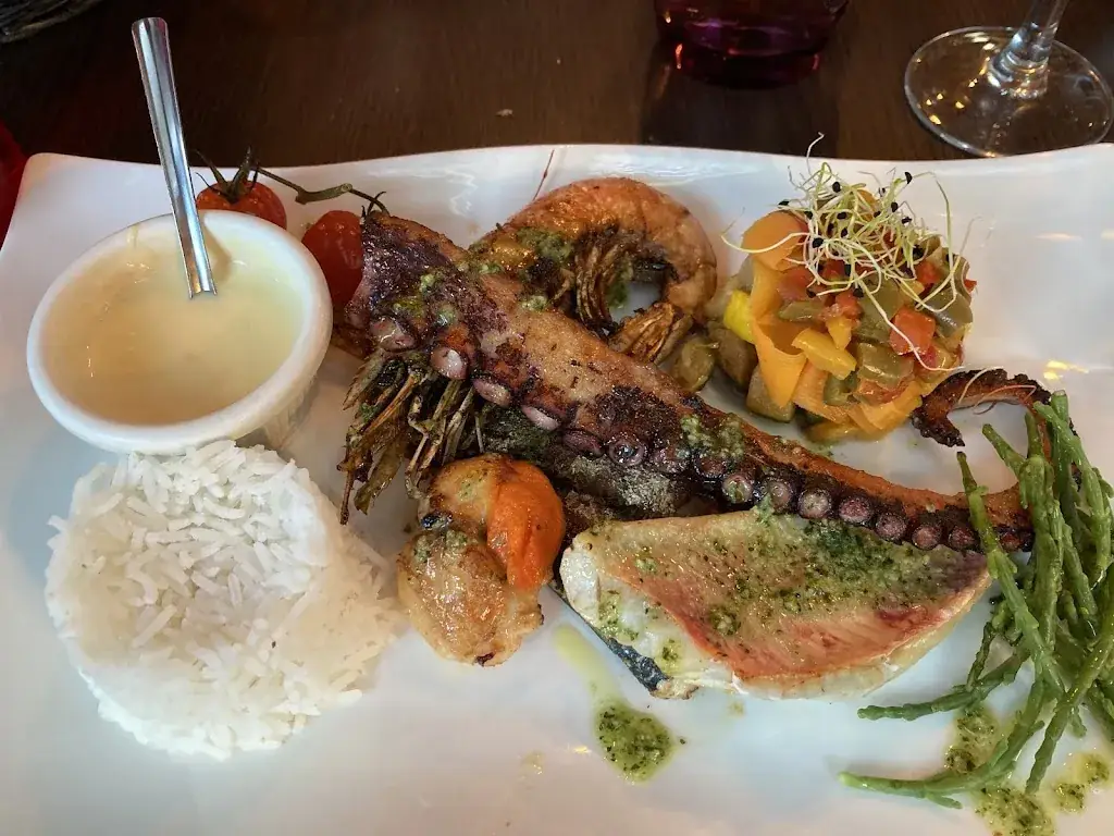 Tony Jarvis_Restaurant L'OVNY_Bénodet_review