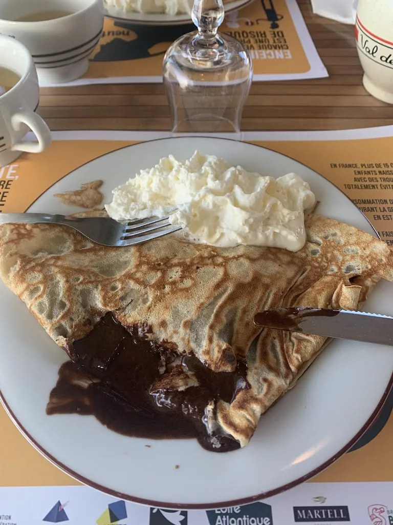 Elise Christe_Crêperie De L'Ise_Bourgbarré_review