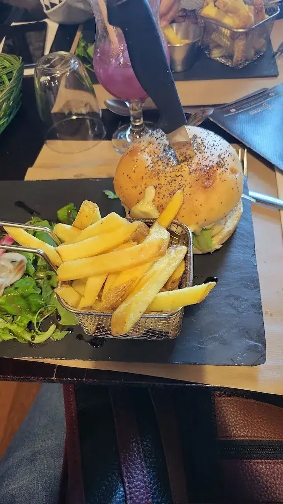 Aubry Solenne_La Pause Dej'_Breteil_review