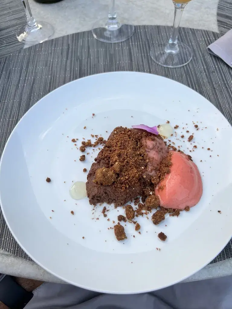 Hossein Firooz_La Closerie Des Hortensias_Bréal-sous-Montfort_review