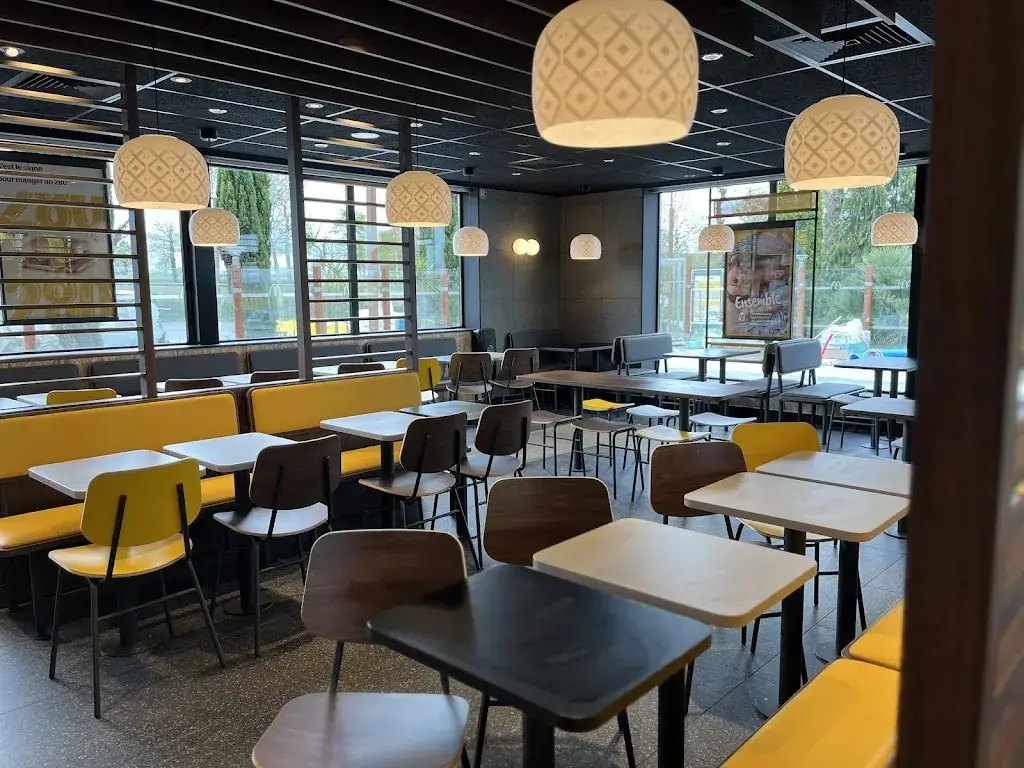 McDonald's restaurant in Bréal-sous-Montfort