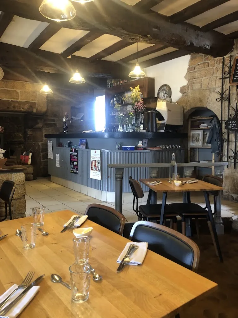 Auberge de la Tourelle Restaurant in Melrand