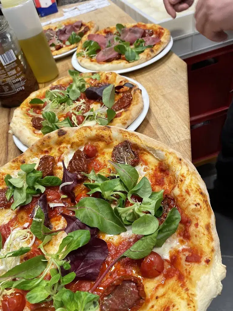 Pizzeria Casamia_Betton_slider_image_2