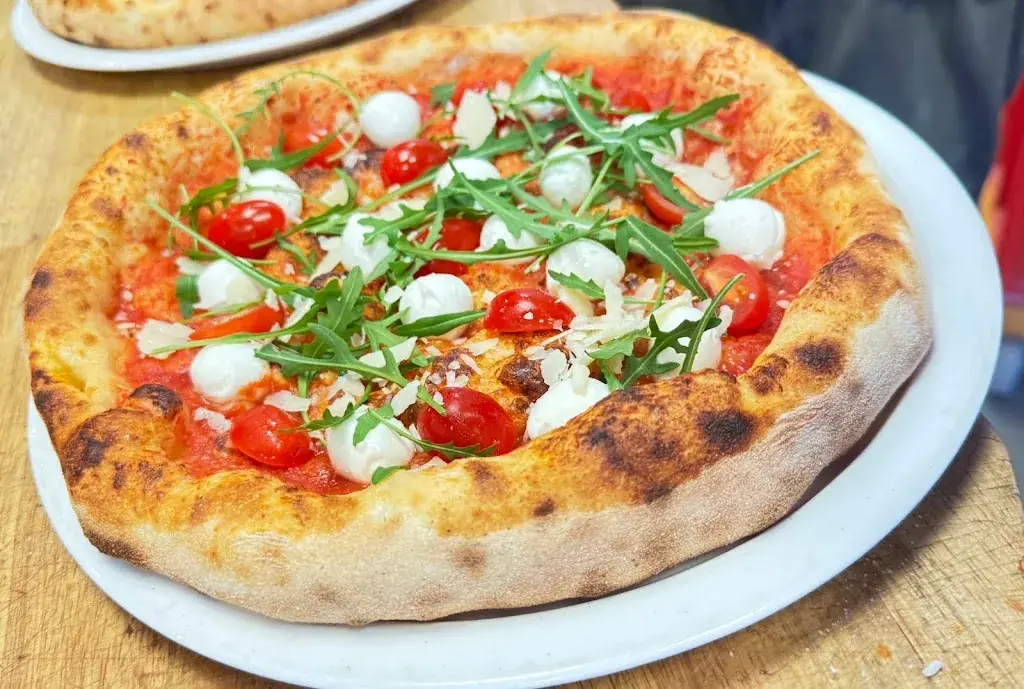 Pizzeria Casamia_Betton_slider_image_3