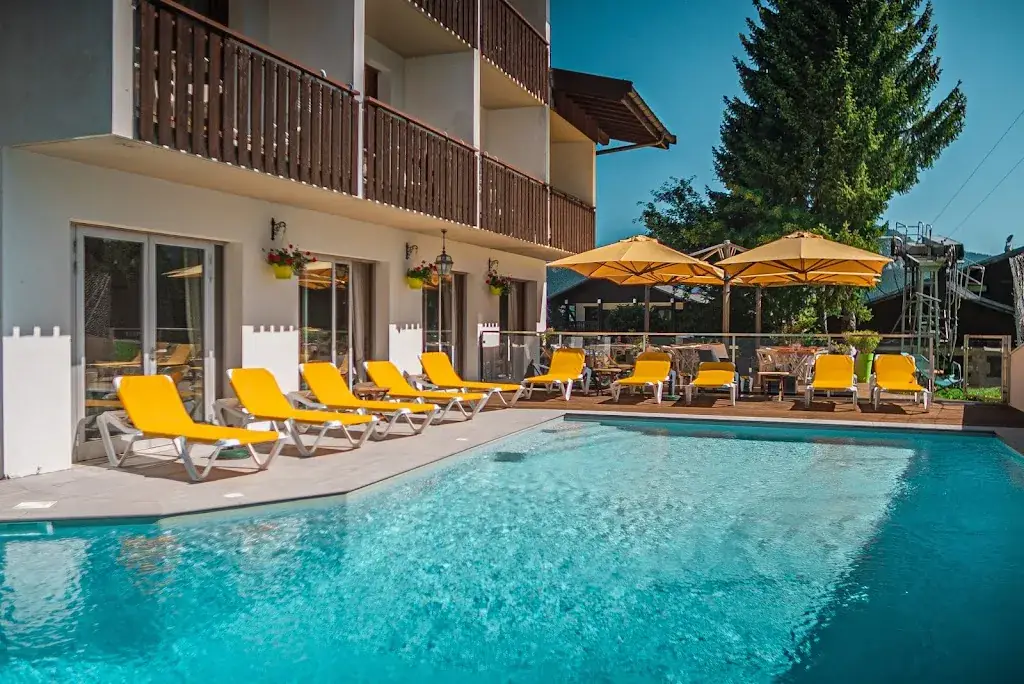 Hotel Le Christania restaurante en Bellevaux