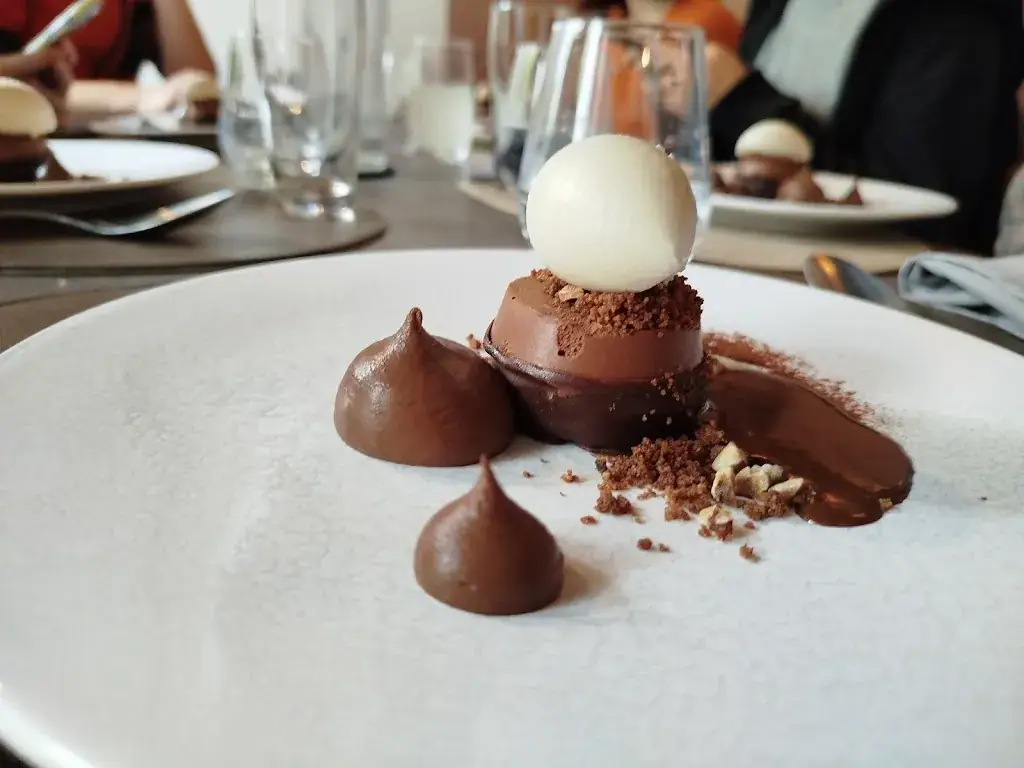 Lina Lotta Landgraf_Peck & co._Brest_review