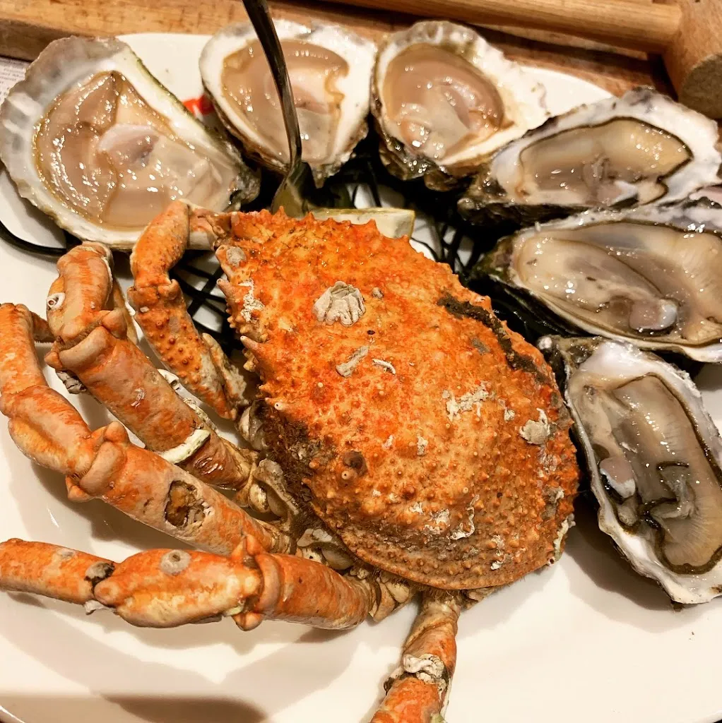 Irina Gushchina_Le Crabe Marteau_Brest_review