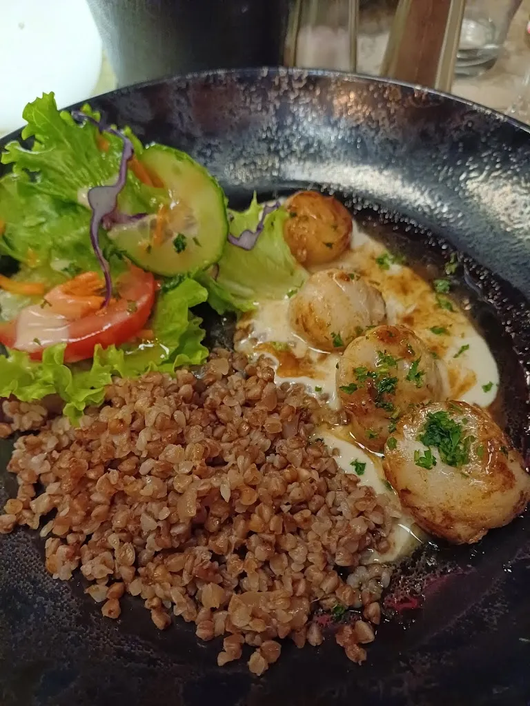 Frankie Dunn_RESTAURANT & BAR 