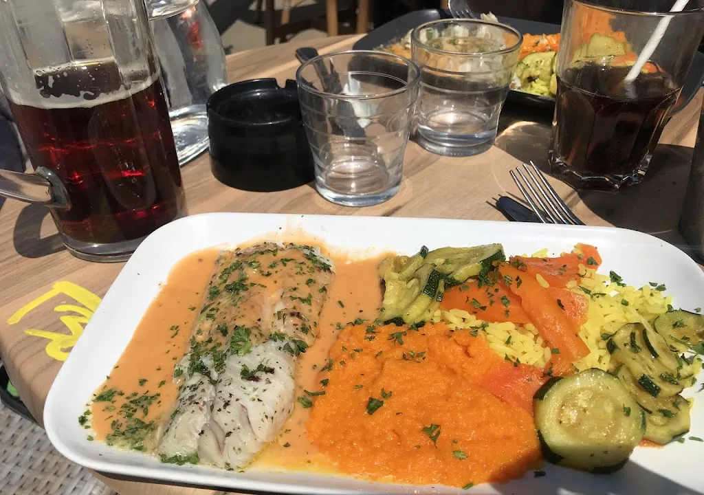 bramwell simiyu_RESTAURANT & BAR 