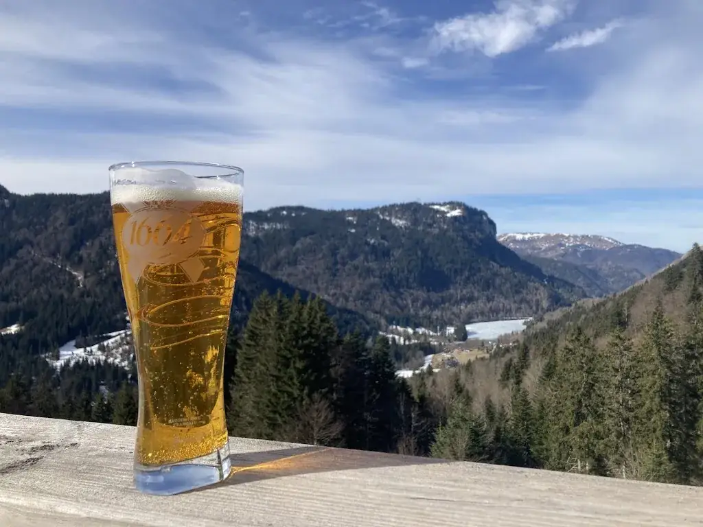 Alexey Stukanov_LE CHÂLET-LA_Bellevaux_reseña