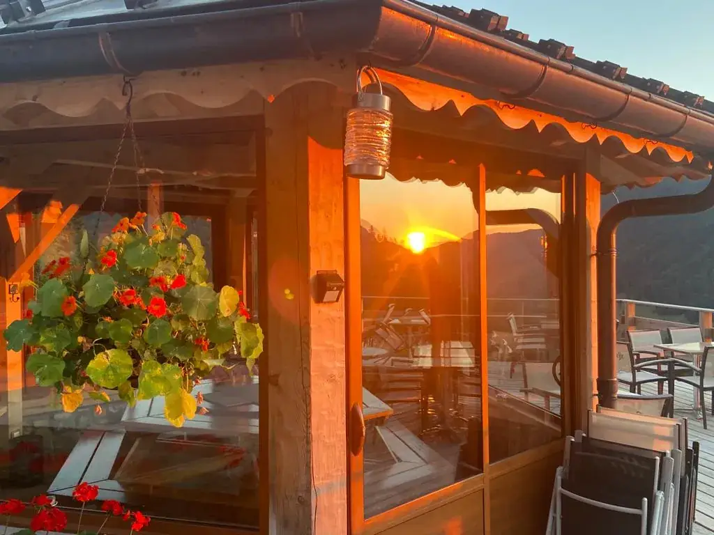 LE CHÂLET-LA_Bellevaux_slider_image_1