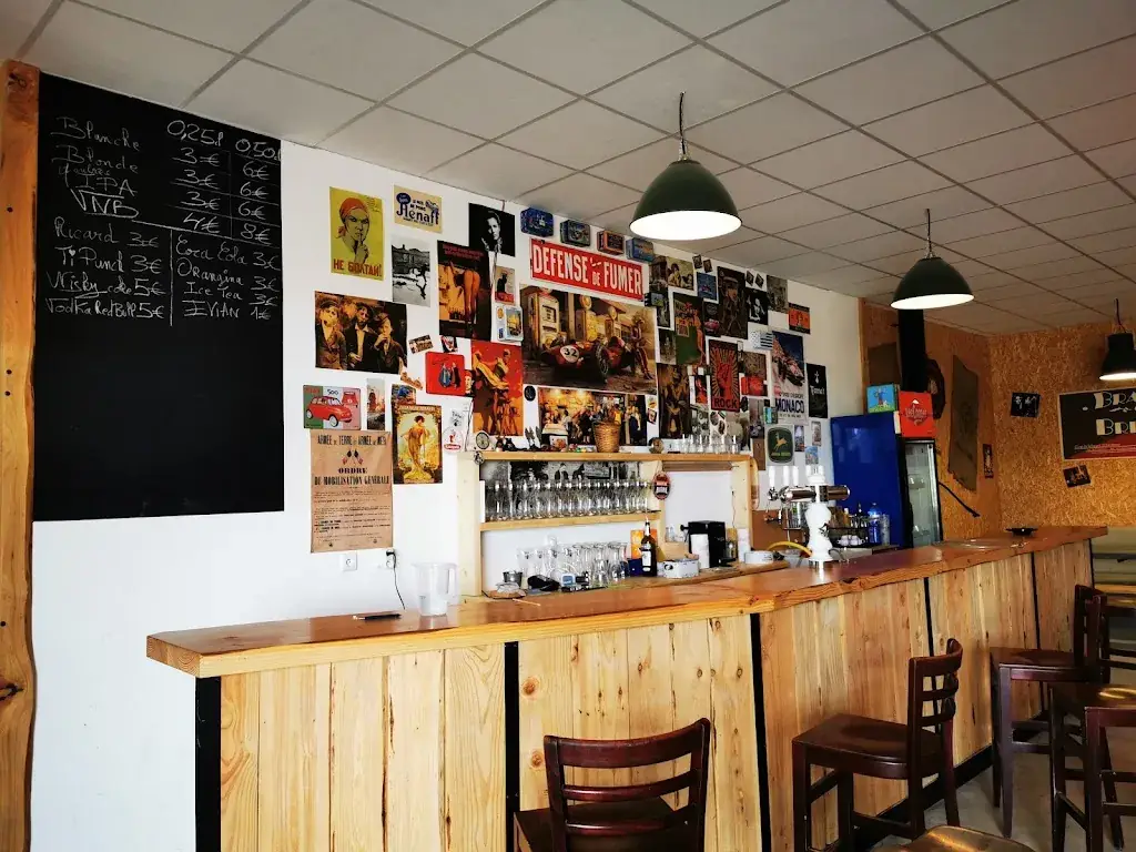 Brasserie Brittonik - Vente de bières artisanales Bretonnes restaurant in Broons