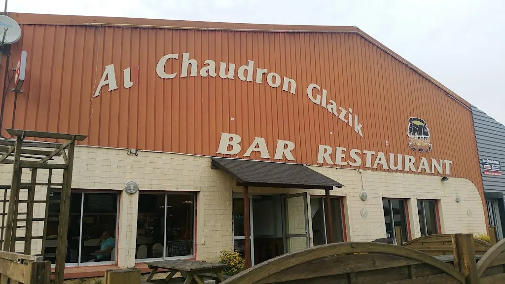 Virginie Sans_Le Chaudron Glazik_Briec_review