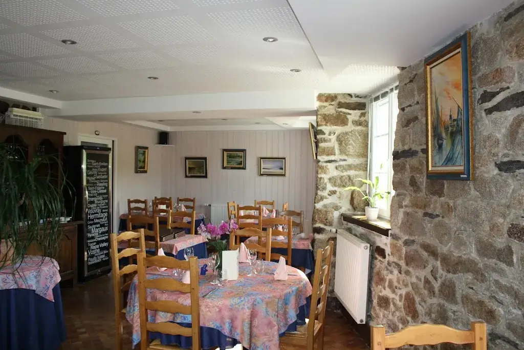 AUBERGE DE QUILINEN restaurant in Landrévarzec
