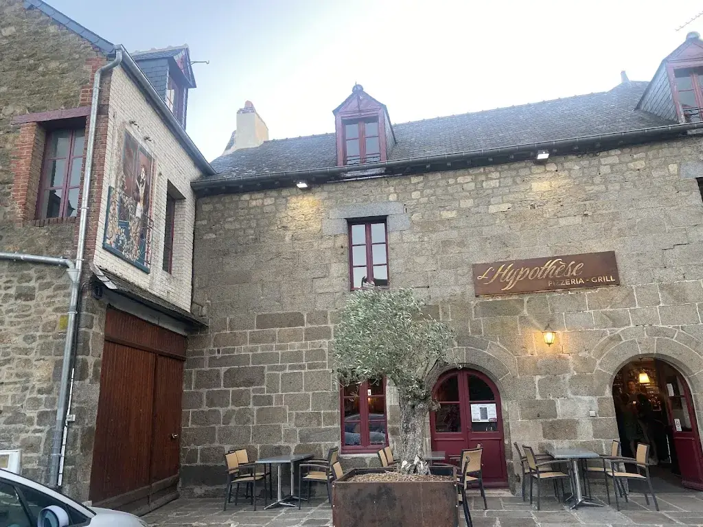 Tracy O Donovan_L'hypothèse_Combourg_review