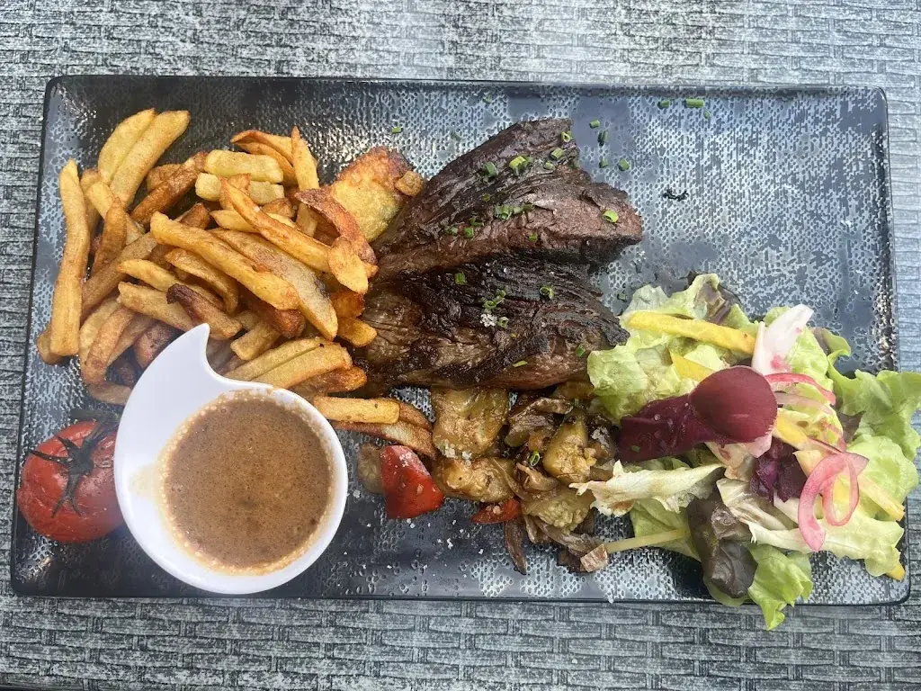 L'hypothèse_Combourg_slider_image_3