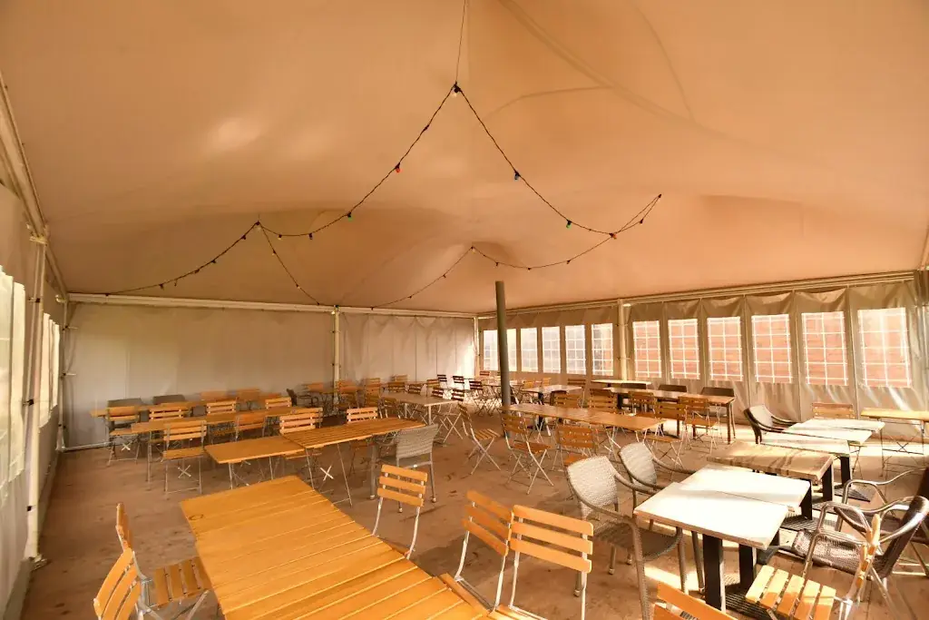 LA GUINGUETTE DE L'ETANG restaurant in Bessenay