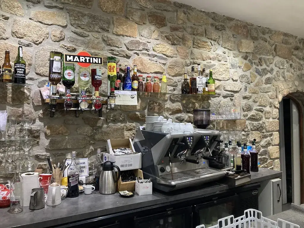 Café de la place restaurant in Callac
