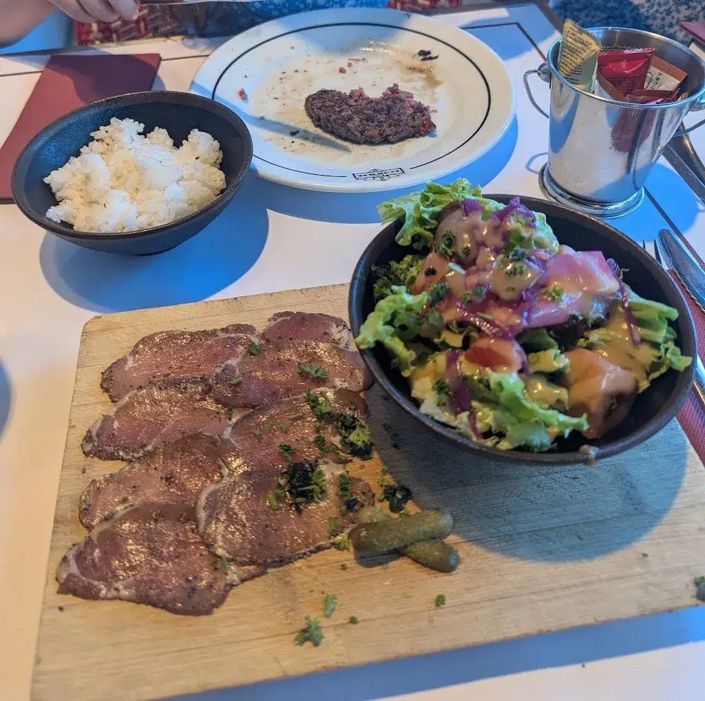 Alex Ward_La Potinière_Carnac_review