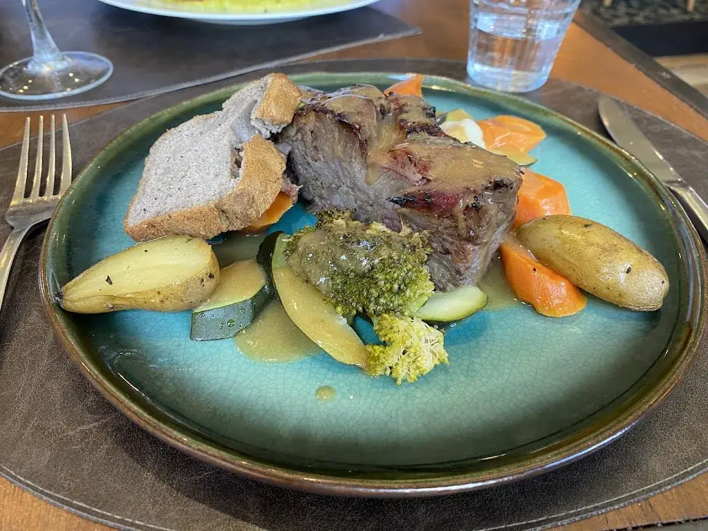 Debbie Hodge_La Potinière_Carnac_review